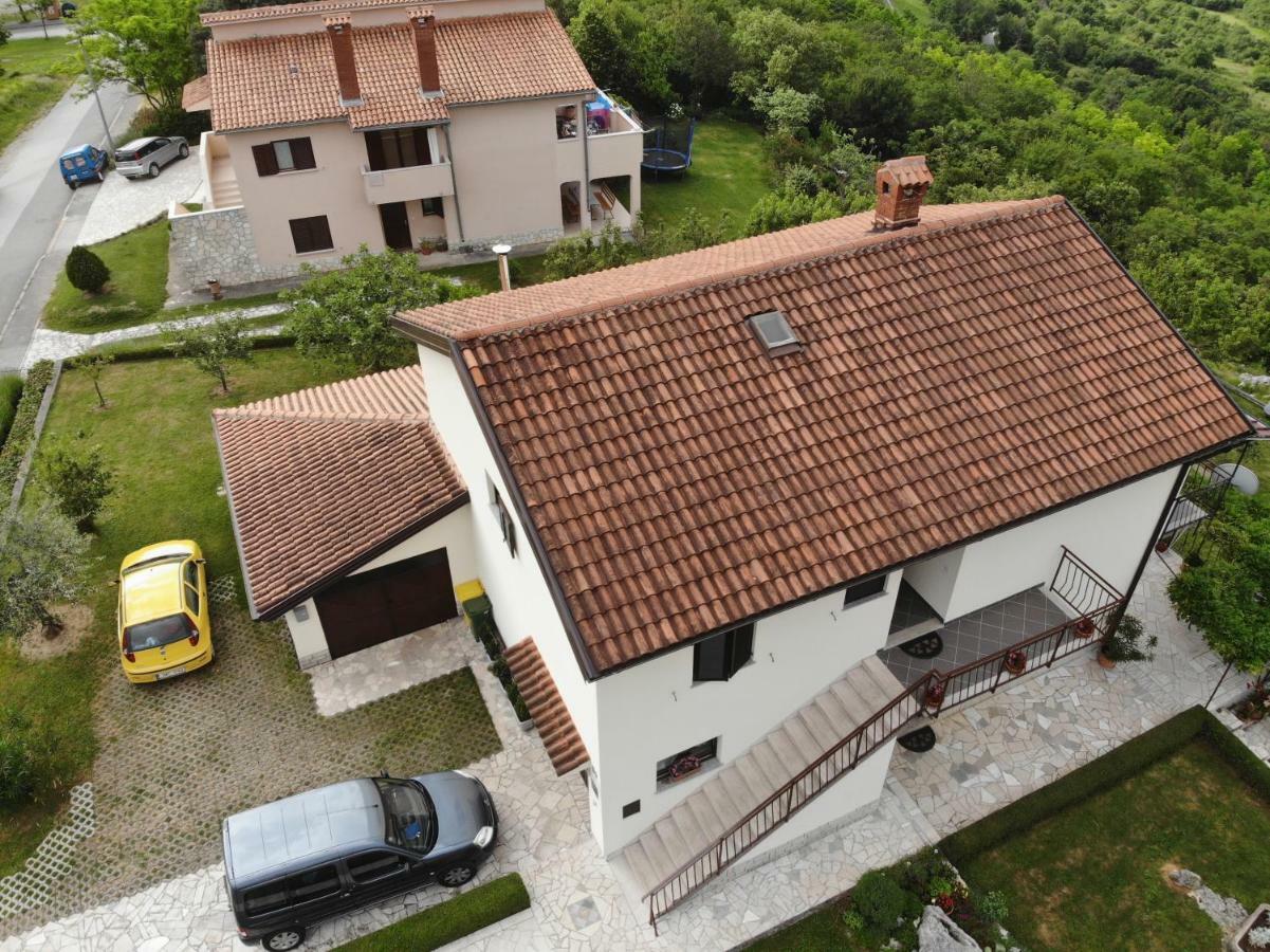 Apartment Fabris Roč Exteriör bild